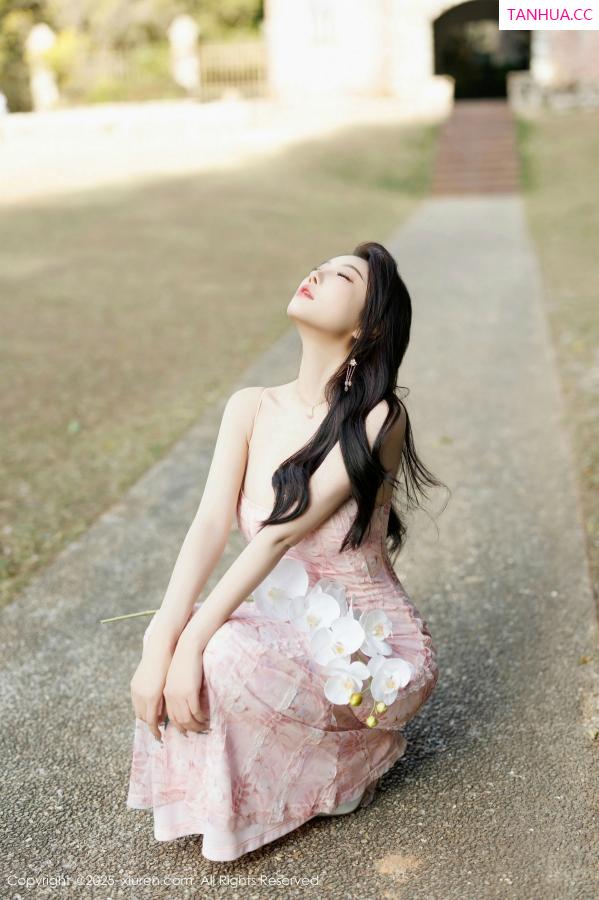 杨晨晨 sugar小甜心CC [XiuRen]高清写真图 2025.02.14 No.9886 杨晨晨Yome 丝袜美腿第11张图片